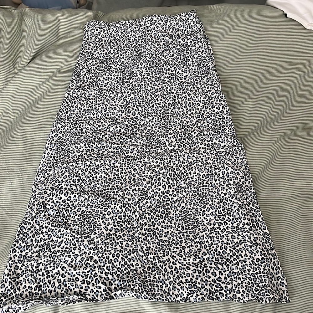 Brandy Melville Midi leopard Print Skirt